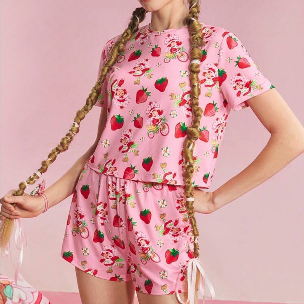 NWT Pink Strawberry Shortcake Print Pajama Set